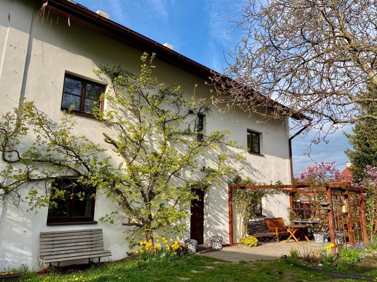 V Chalupe Pod Milesovkou Homestay *