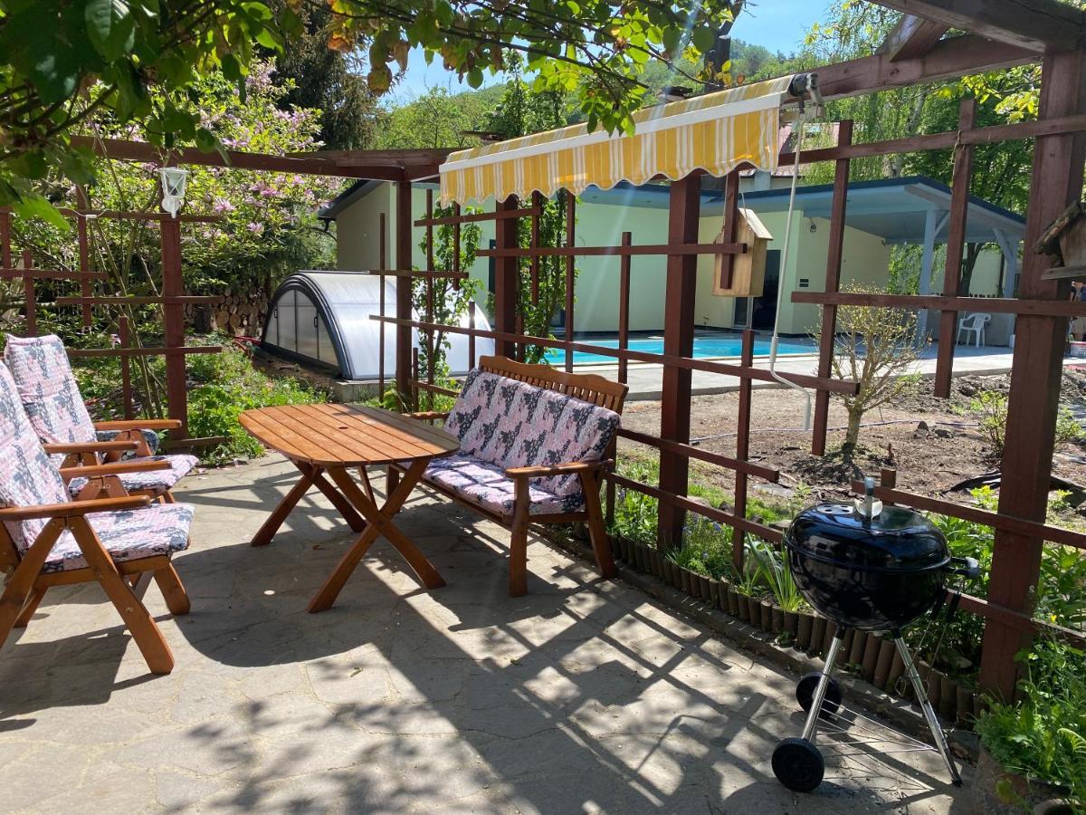 V Chalupe Pod Milesovkou Homestay *