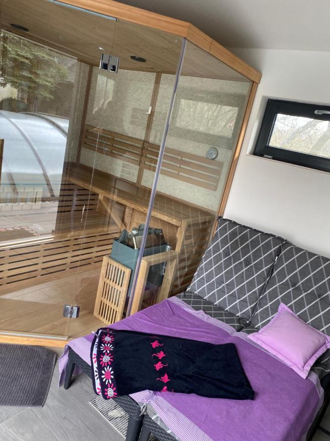 V Chalupe Pod Milesovkou Homestay Velemin